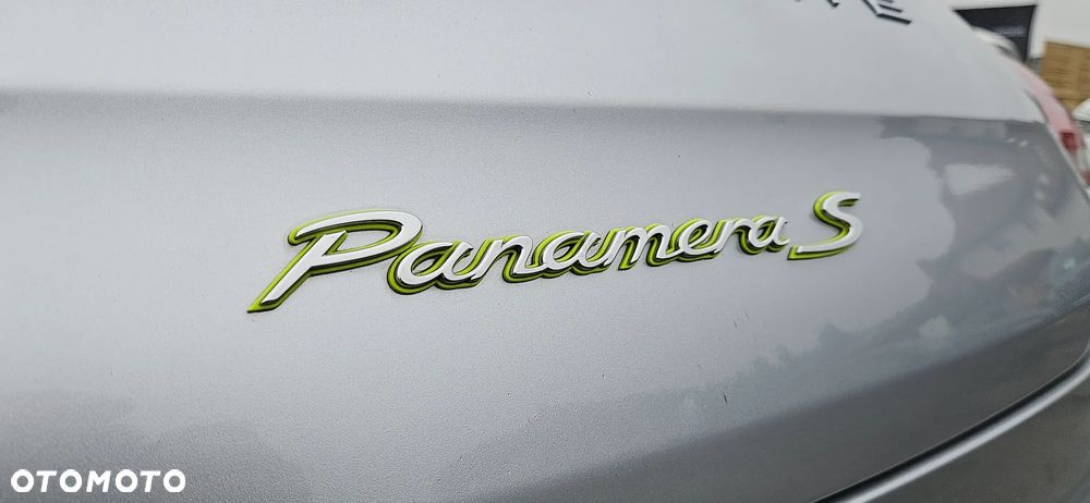 Porsche Panamera - 16