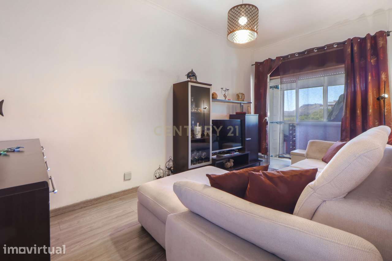 Apartamento T2 em zona central inserido em prédio com 2 elevadores | P - Grande imagem: 4/29