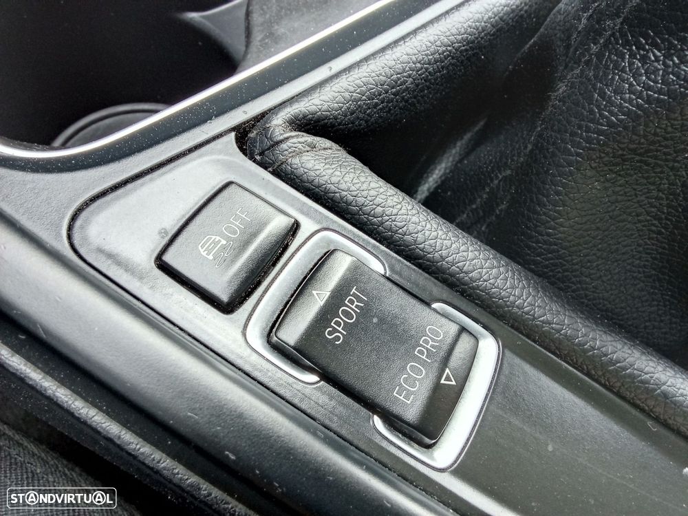 BMW 318 d Line Sport - 18