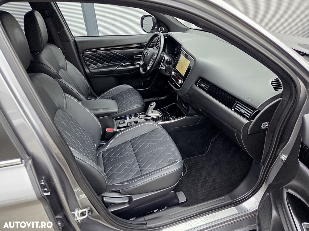 Mitsubishi Outlander - 39