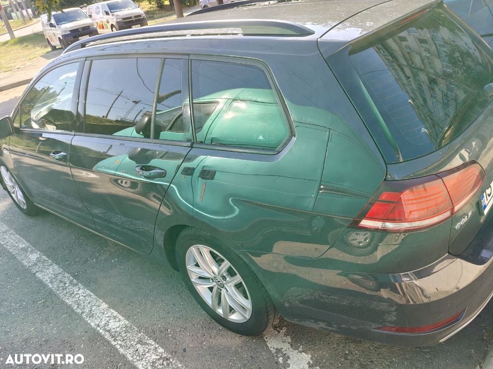 Volkswagen Golf - 8