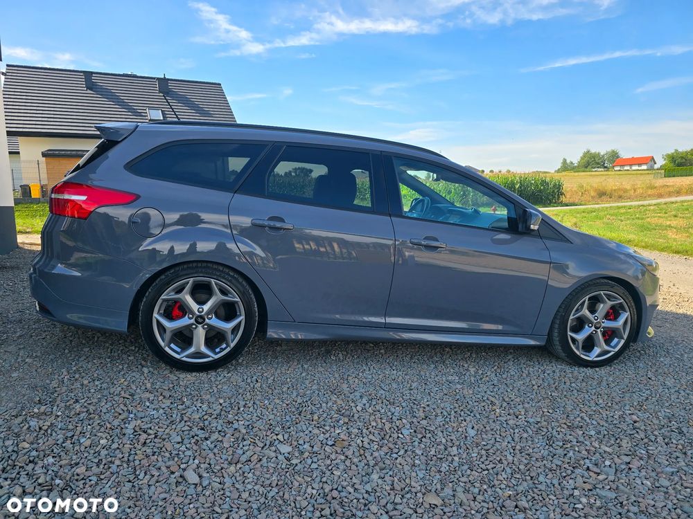 Ford Focus - 8