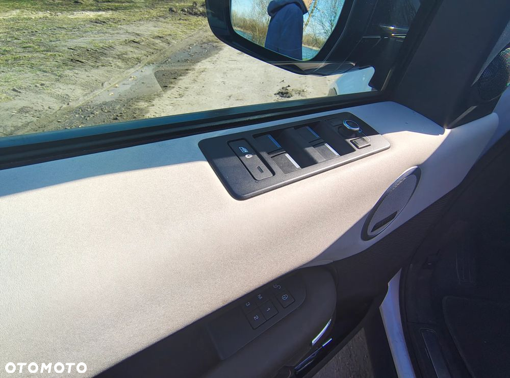 Land Rover Discovery V 2.0 Si4 HSE Luxury - 7