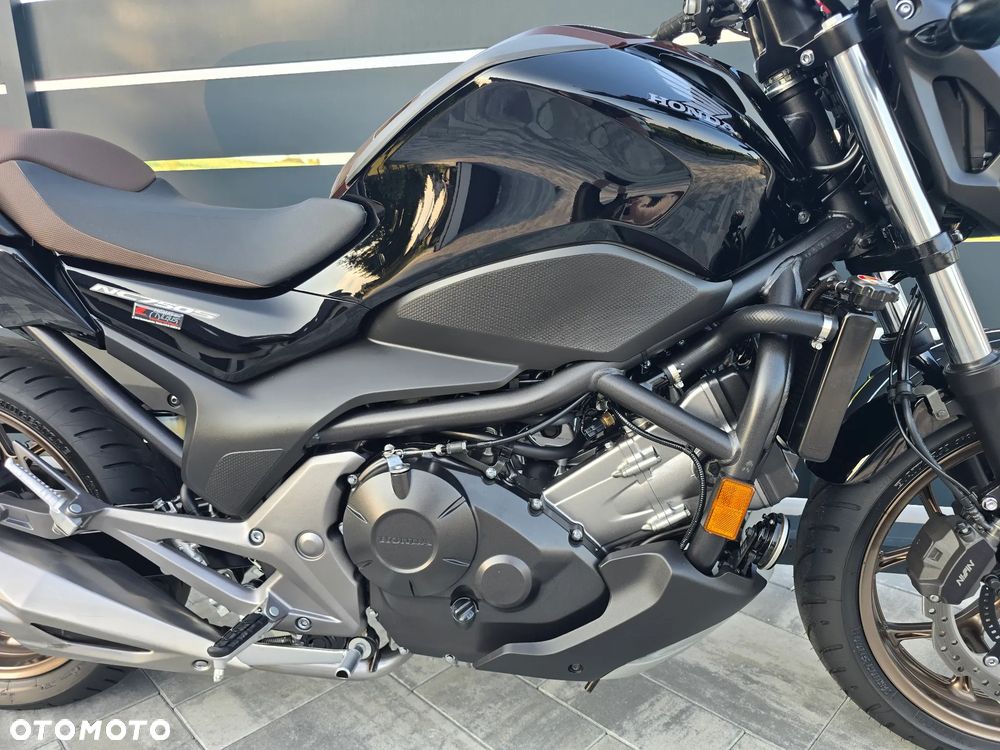 Honda NC - 25