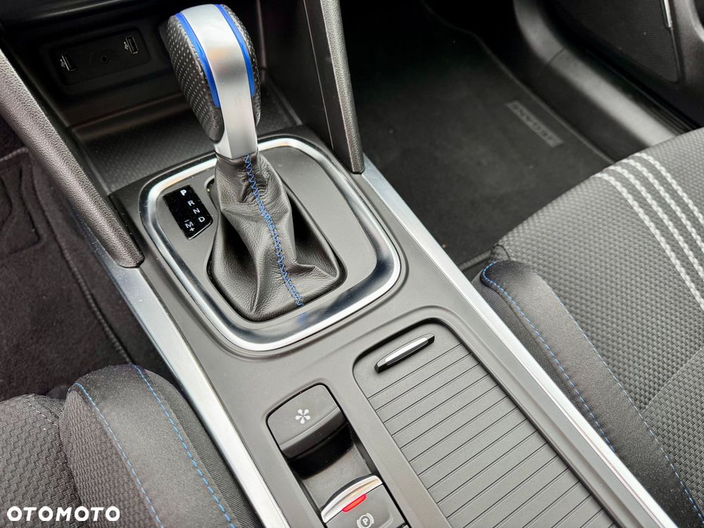 Renault Megane ENERGY TCe 205 EDC GT - 21