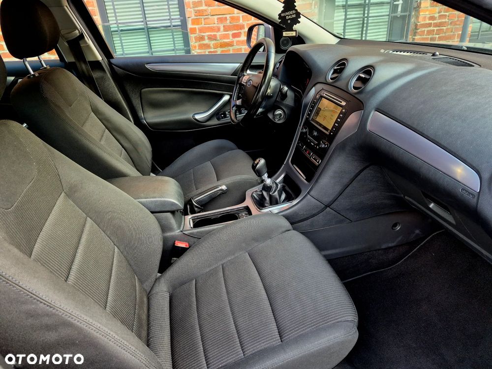 Ford Mondeo 2.0 TDCi Titanium - 24