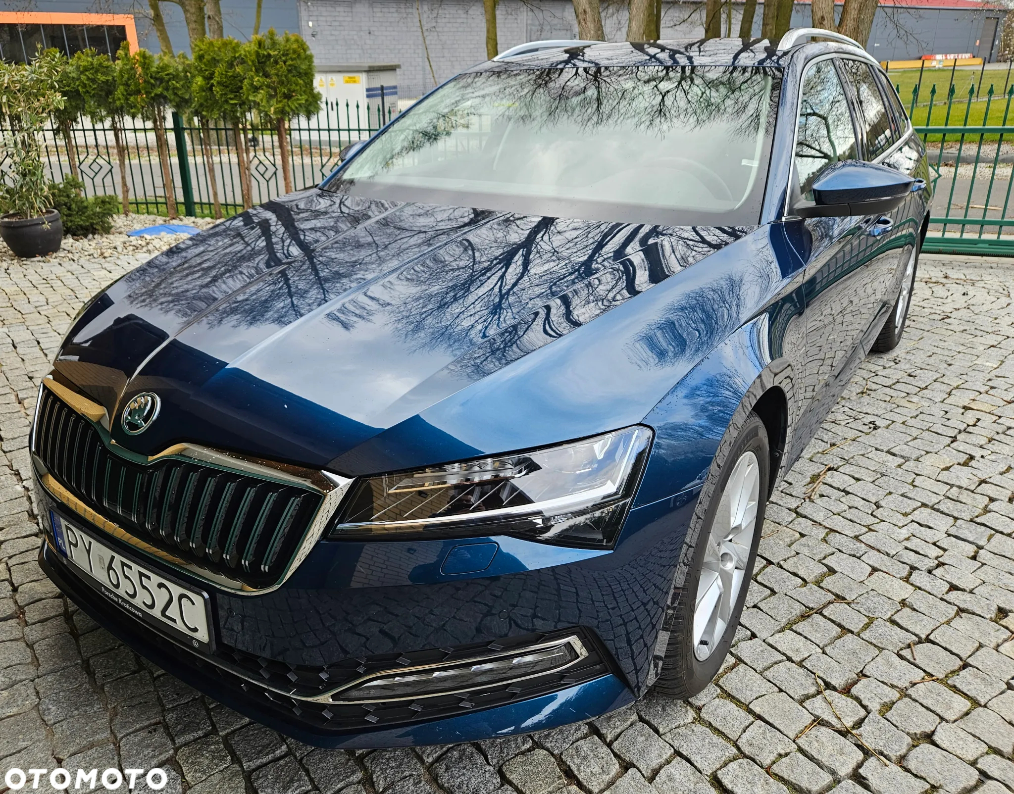 Skoda Superb 2.0 TDI SCR Ambition DSG - 2