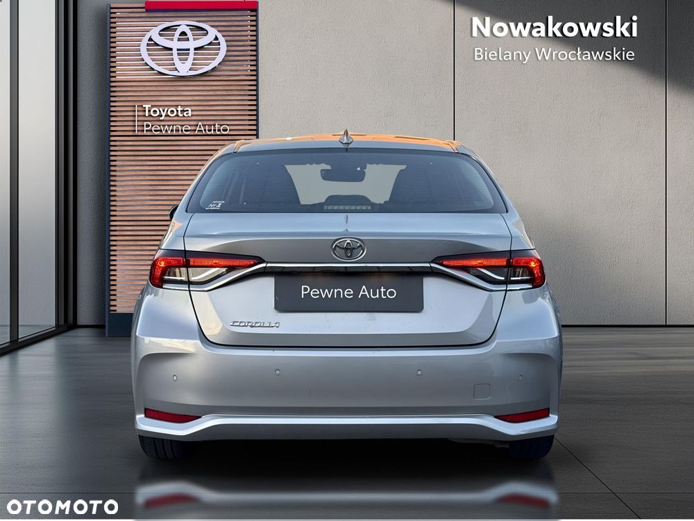 Toyota Corolla - 4