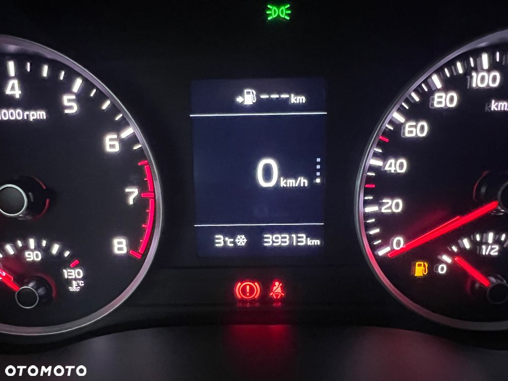 Kia Stonic 1.4 L - 14