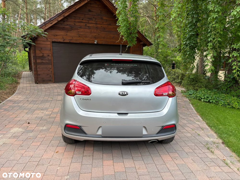 Kia Ceed 1.6 GDI Dream Team Edition - 6