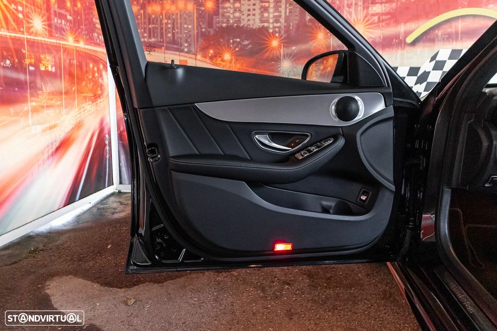 Mercedes-Benz C 300 d AMG Line - 12