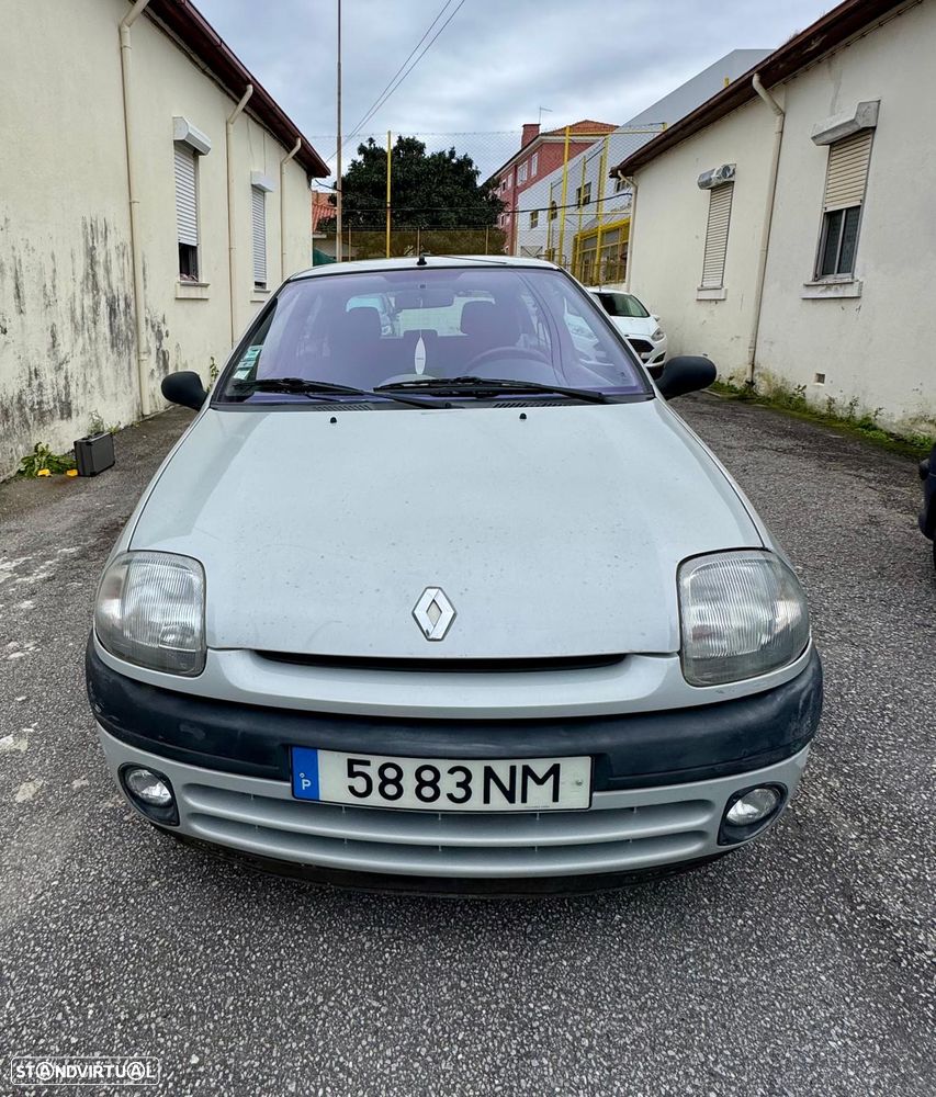 Renault Clio - 14