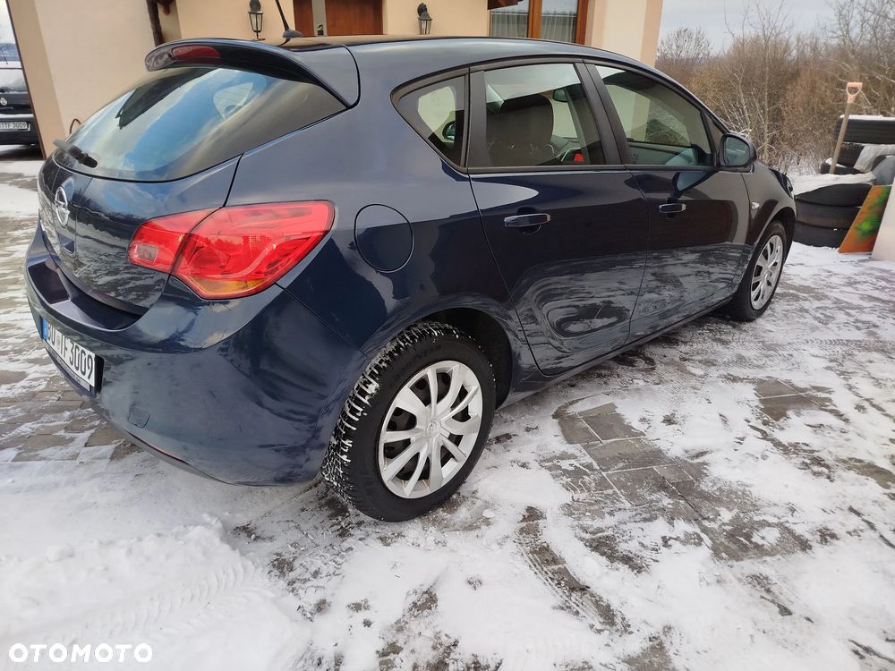 Opel Astra 1.6 Color Edition - 3