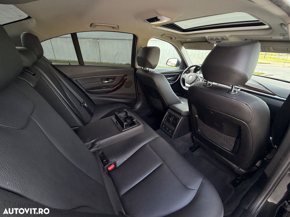 BMW Seria 3 320d Luxury Line - 30