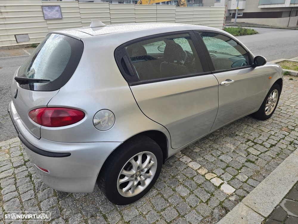Alfa Romeo 147 1.9 JTD Plus - 14