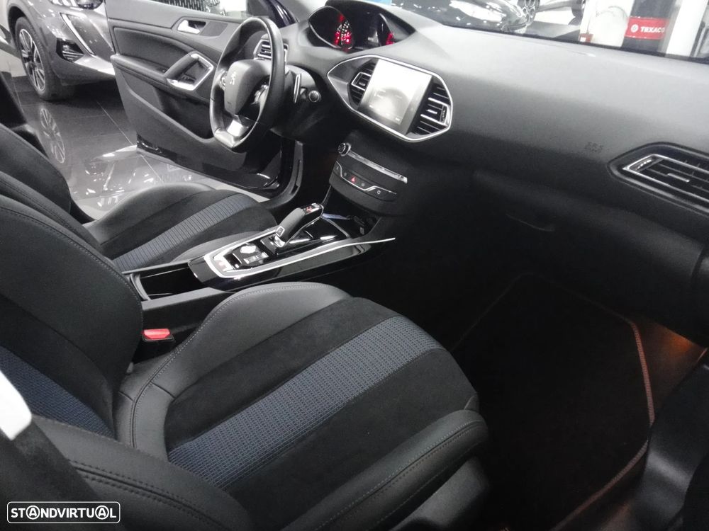 Peugeot 308 PureTech 130 GPF EAT8 Stop & Start Tech Edition - 45