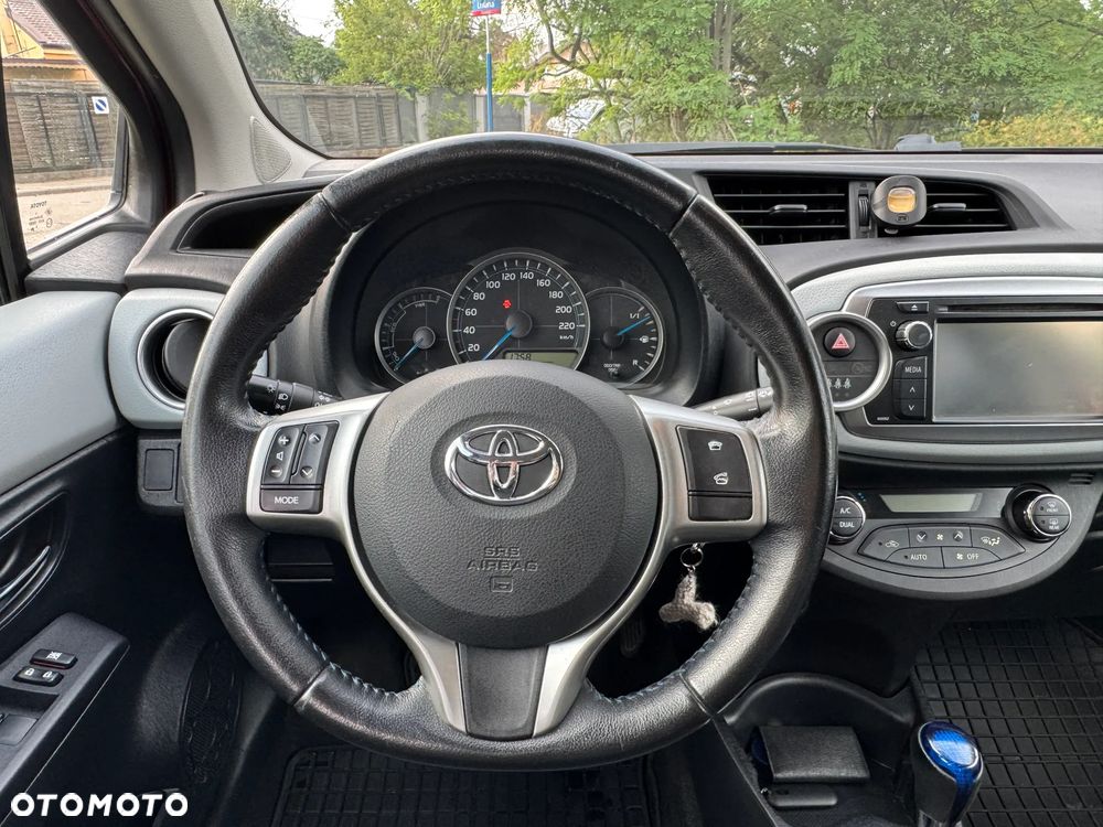 Toyota Yaris 1.5 VVT-i Selection - 11