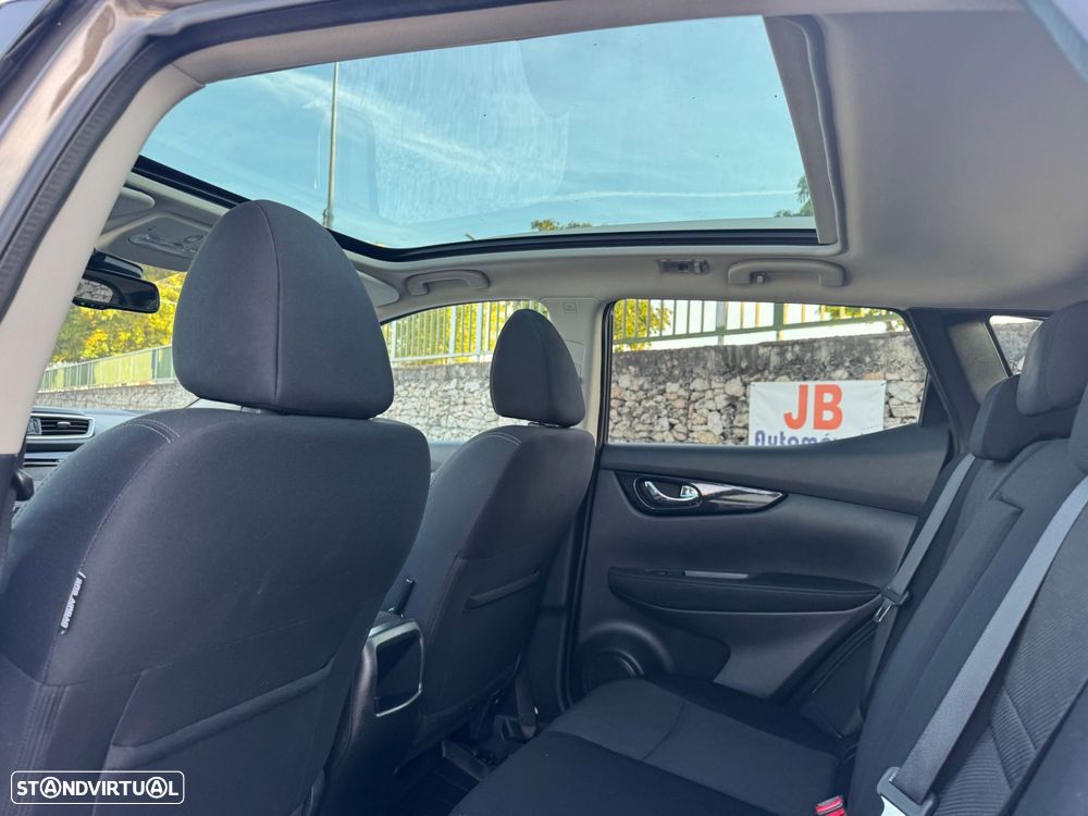 Nissan Qashqai 1.5 dCi N-Connecta 18 - 14