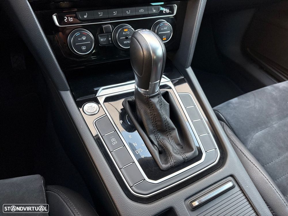 VW Passat Variant 2.0 TDi Highline DSG - 41