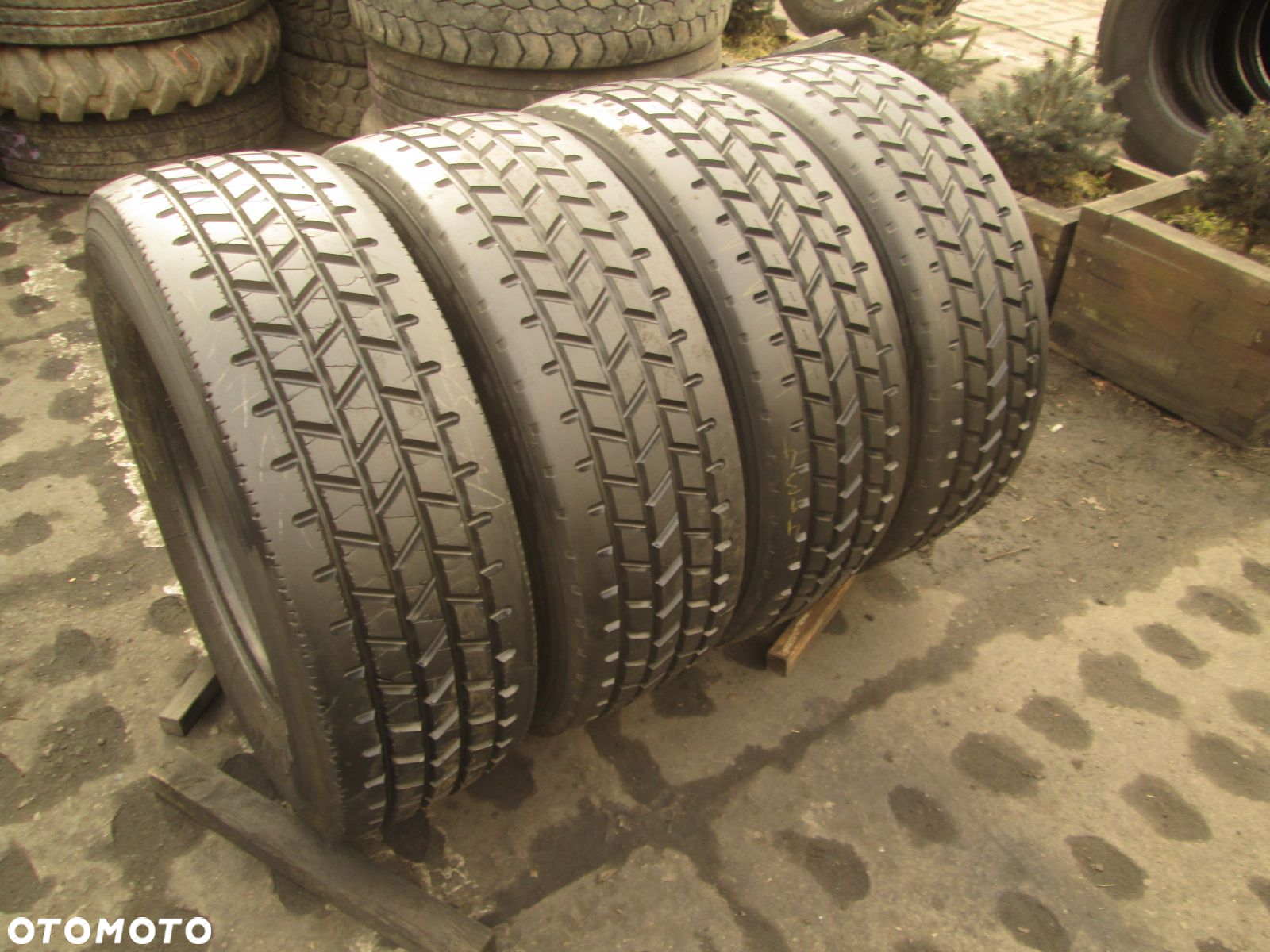 Opony ciężarowe 285/70R19.5 Bieżnikowana WZÓR CONTINENTAL. Opony ciężarowe - 3