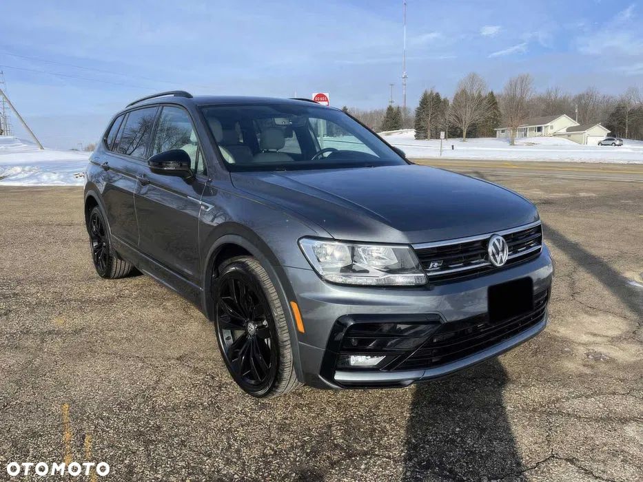 Volkswagen Tiguan - 1