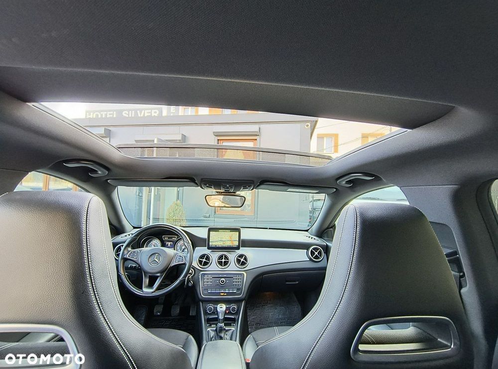 Mercedes-Benz CLA 180 Peak Edition - 28