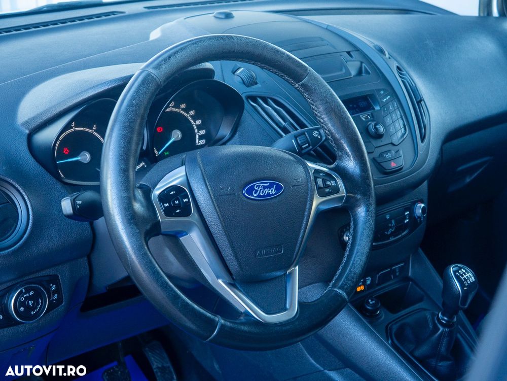 Ford Tourneo Courier 1.5 TDCi Trend - 10