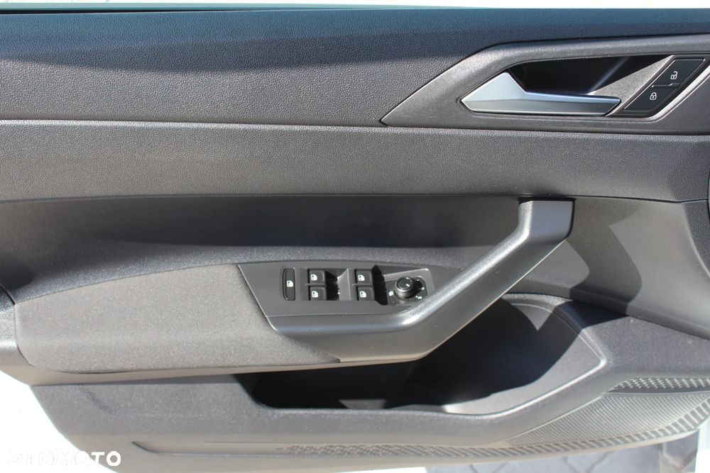 Volkswagen Polo 1.0 Life - 24