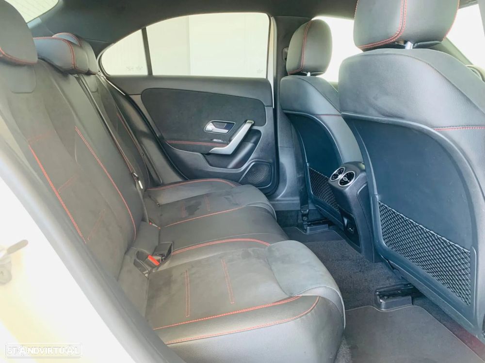 Mercedes-Benz A 180 Limousine d AMG Line - 47