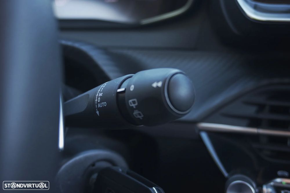 Peugeot 208 1.2 Hybrid Allure e-DCS6 - 16