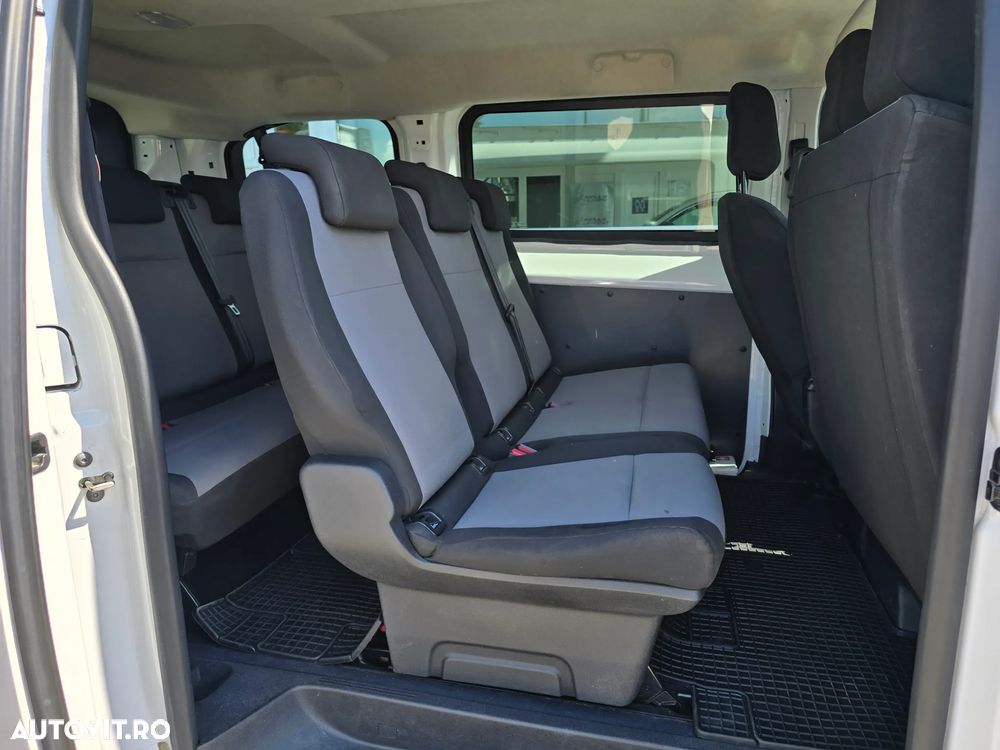 Opel Vivaro 2.0 D L - 12