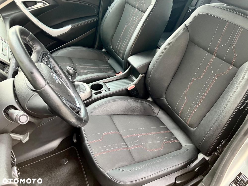 Opel Astra 1.6 Turbo 150 Jahre - 12