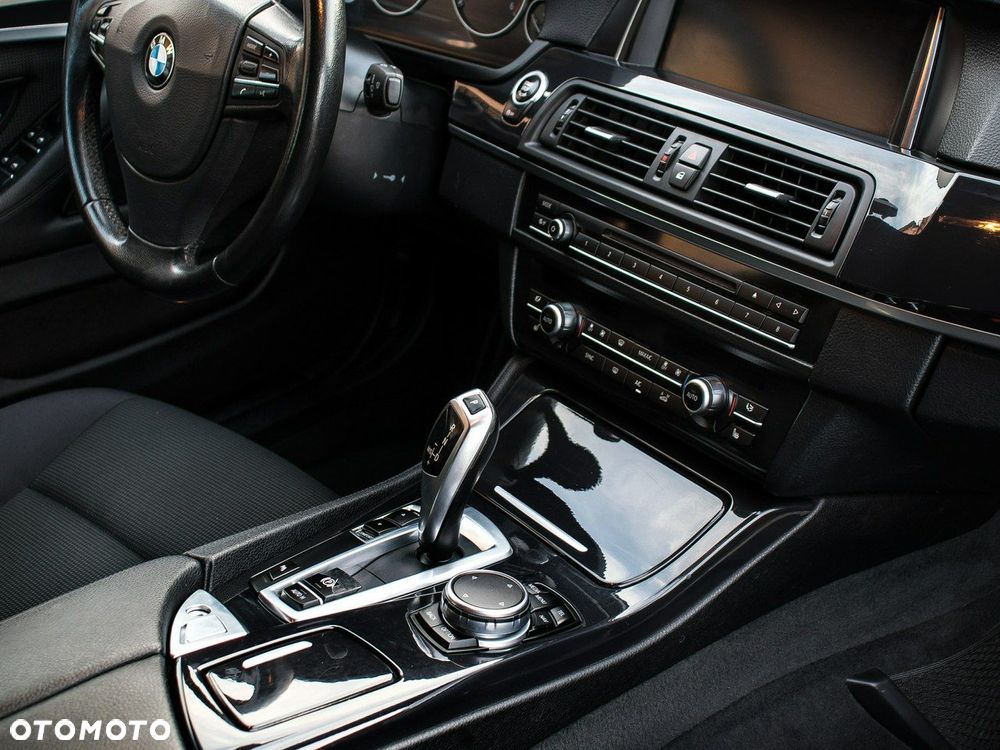 BMW Seria 5 520d Luxury Line - 17