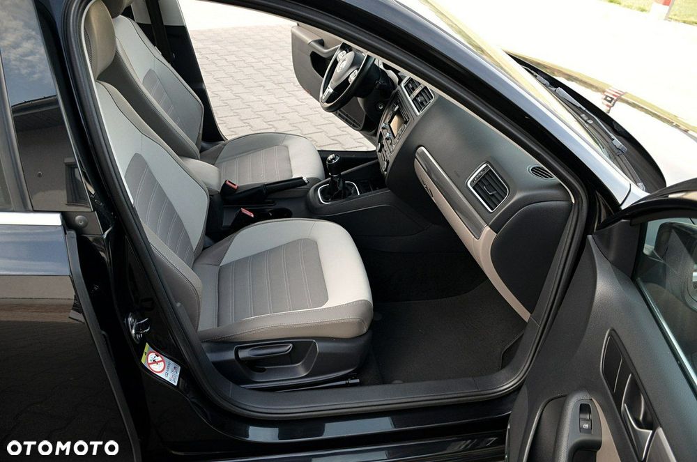 Volkswagen Jetta - 21