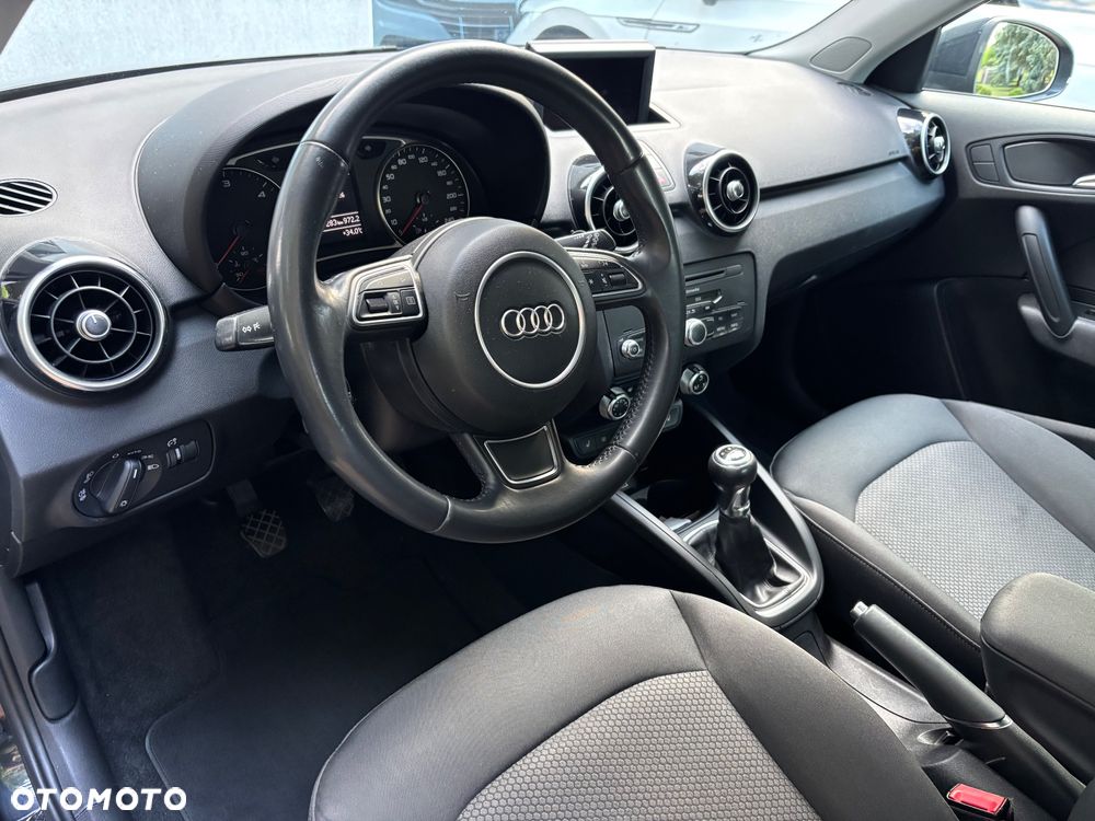 Audi A1 Sportback 1.6 TDI S line edition - 15