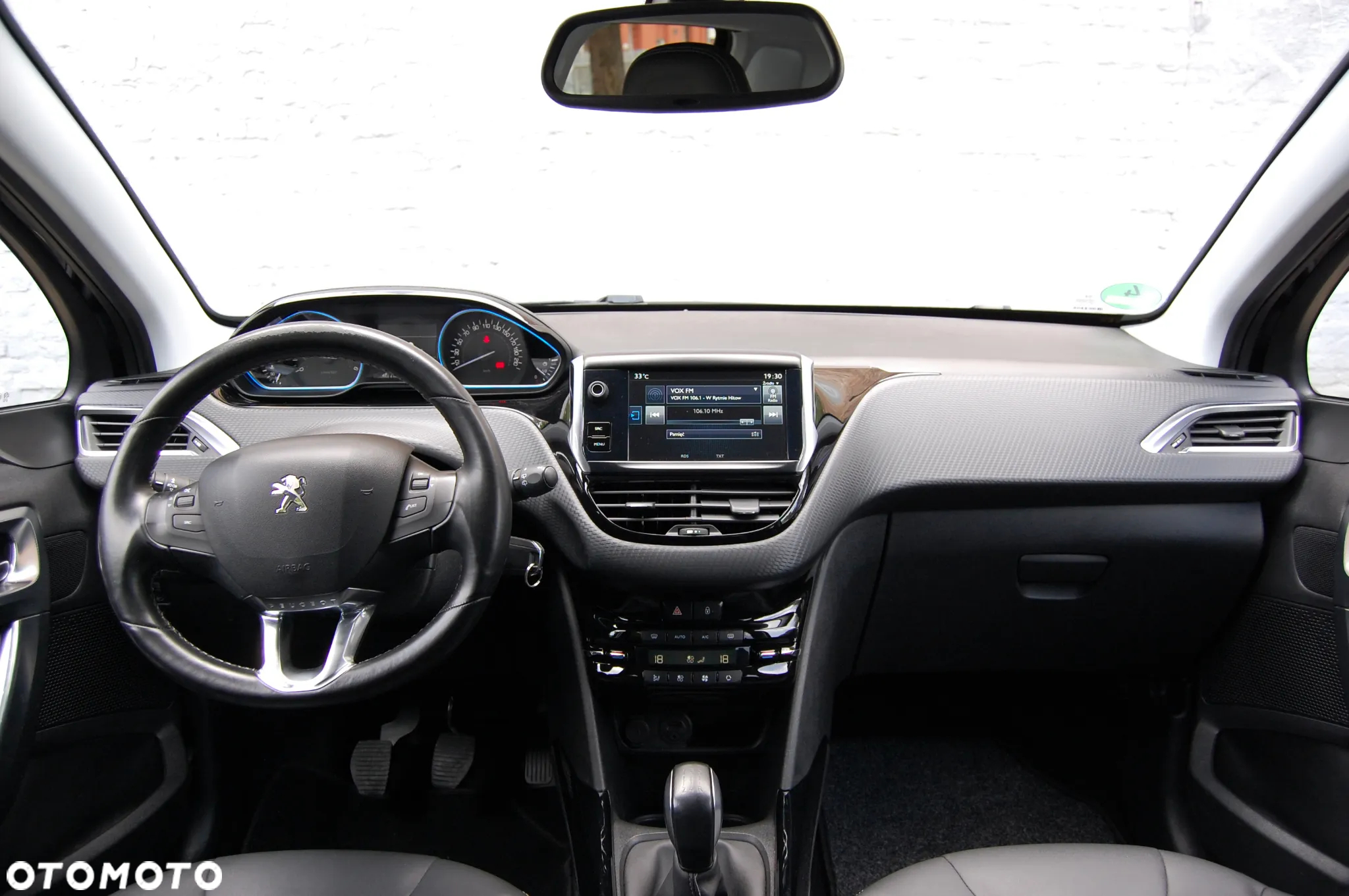 Peugeot 2008 BlueHDi 100 STOP & START Allure - 22