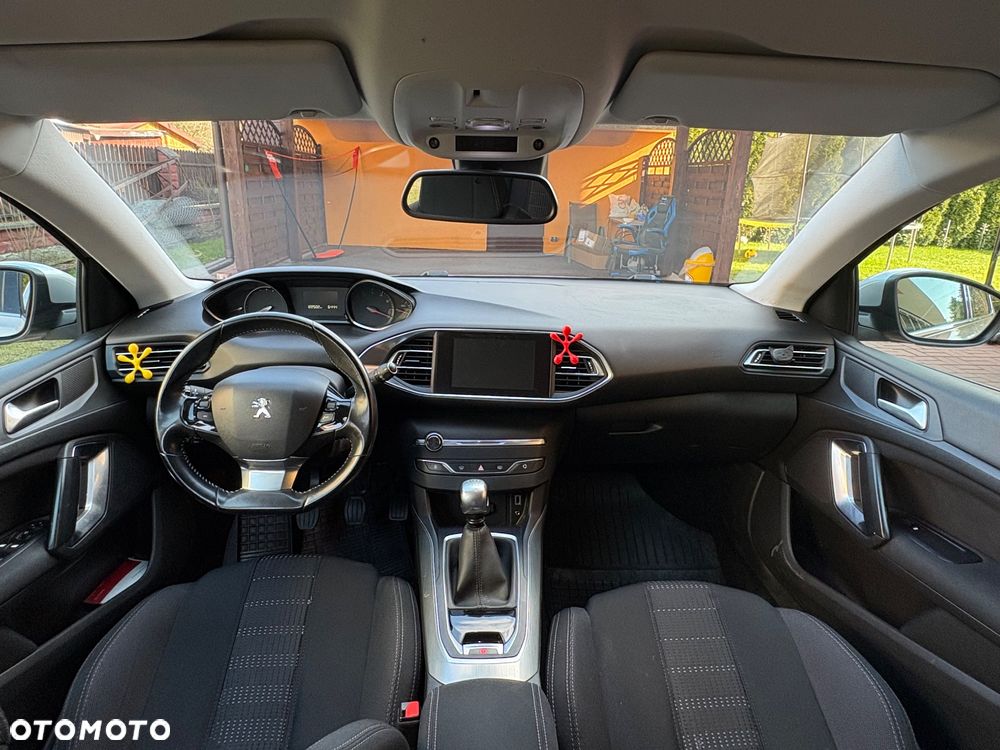 Peugeot 308 - 8