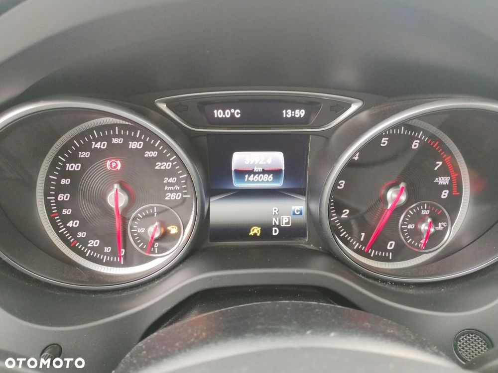 Mercedes-Benz GLA 200 7G-DCT AMG Line - 16