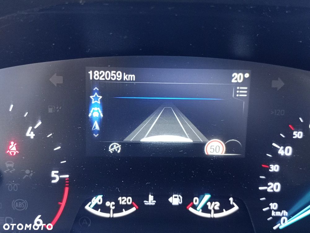 Ford Focus 1.5 EcoBlue Start-Stopp-System TITANIUM STYLE - 24