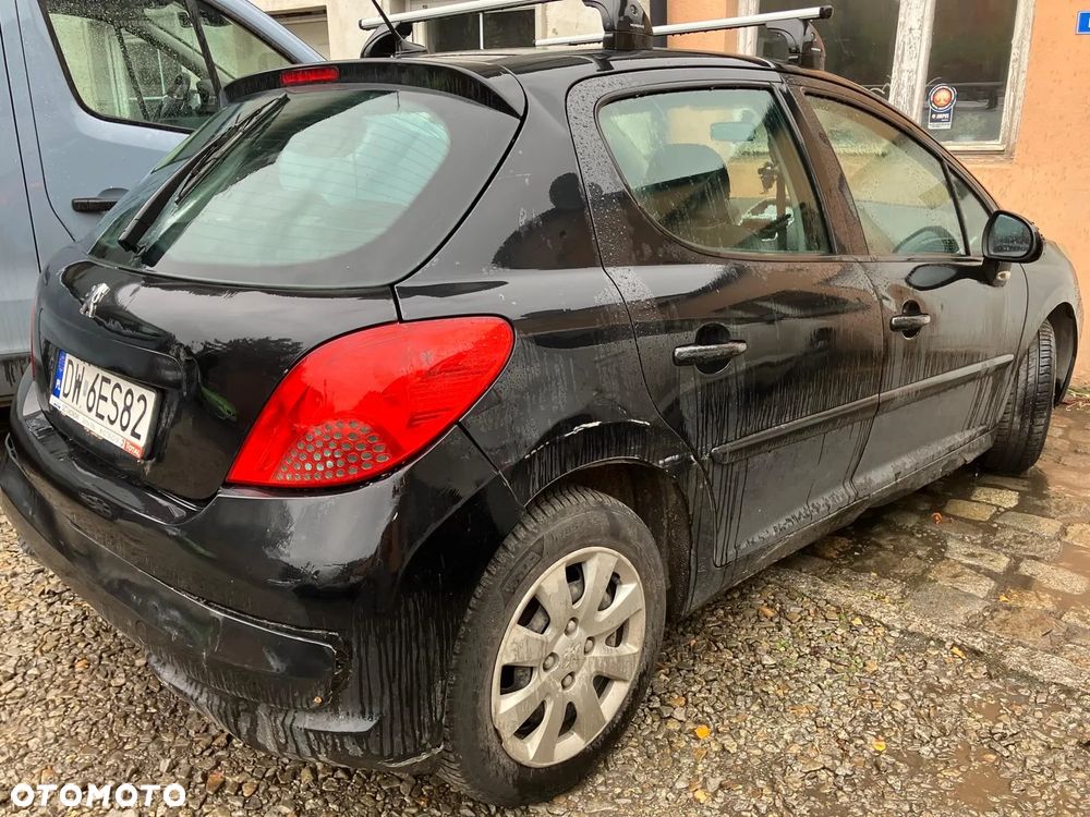Peugeot 207 - 8