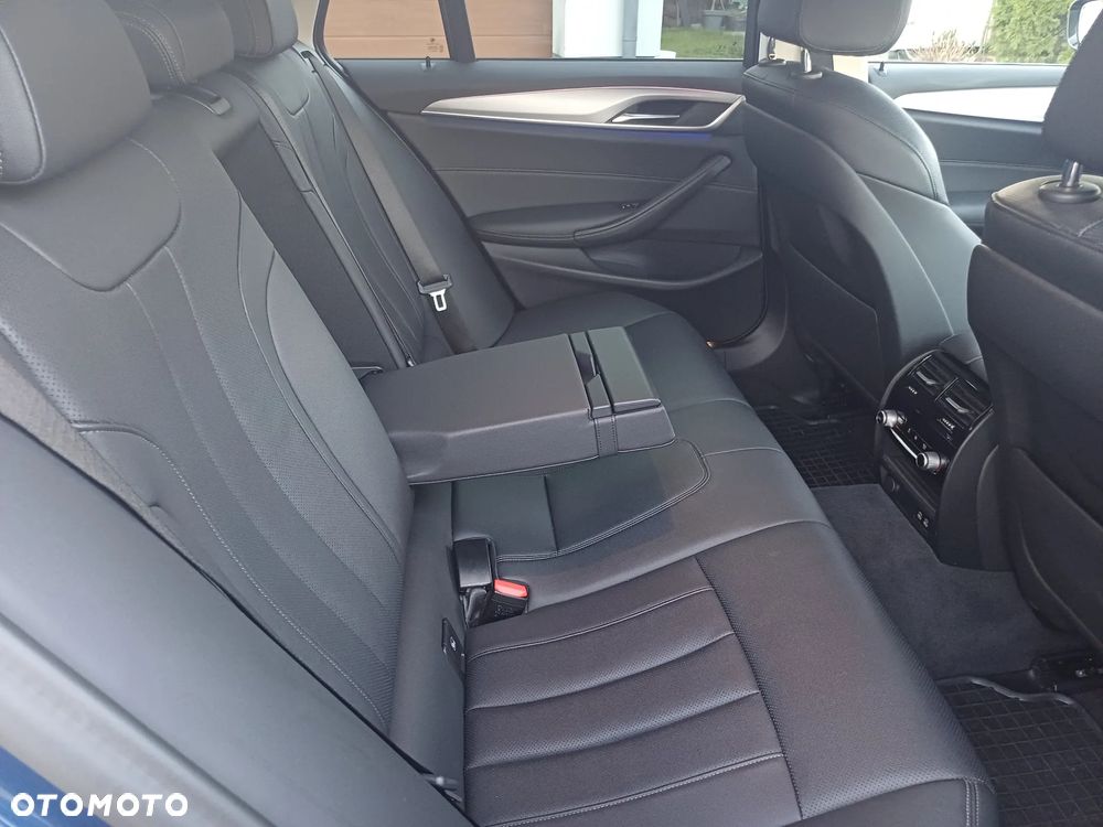 BMW Seria 5 520d M Sport Edition - 29