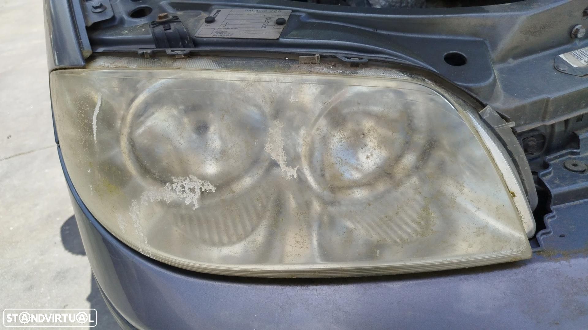 Ótica / farol direita FIAT Punto (188_) - 1