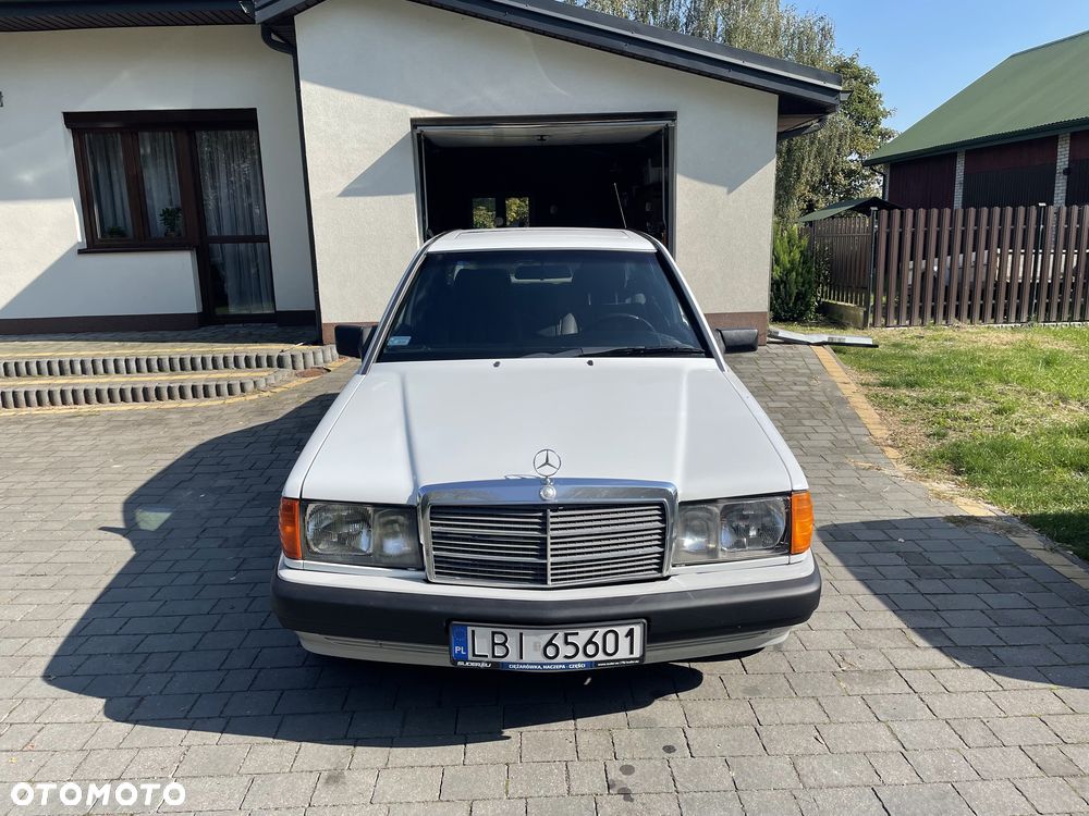 Mercedes-Benz W201 (190) - 8