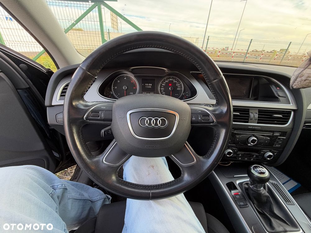 Audi A4 Avant 2.0 TDI quattro design - 22