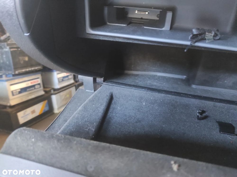 AUDI A3 8P 8P0 SCHOWEK PASAŻERA CZARNY CAŁY WYSYŁKA !!!! - 4