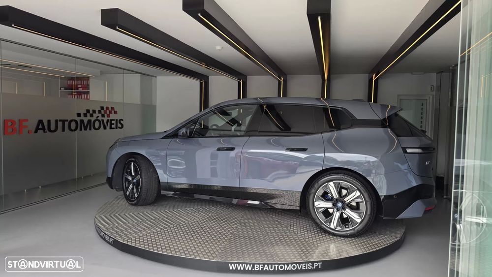 BMW iX xDrive 40 Pack Desportivo - 18