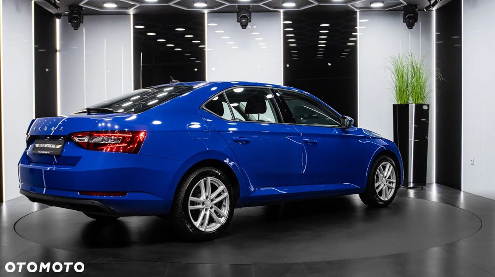 Skoda Superb 2.0 TDI SCR Ambition - 6