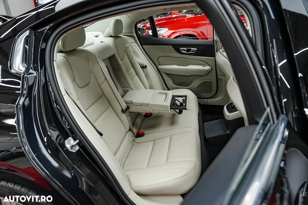 Volvo S60 T8 eAWD Momentum Pro - 12