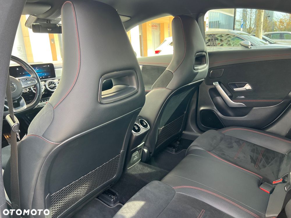 Mercedes-Benz CLA 250 4-Matic AMG Line 7G-DCT - 27
