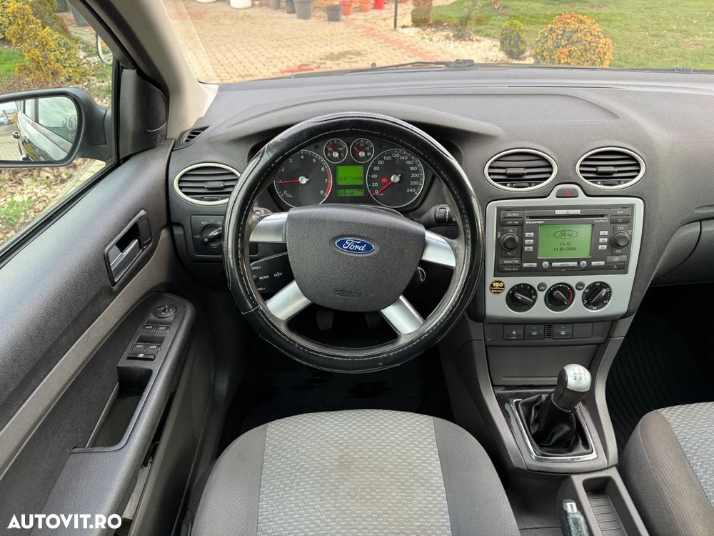 Ford Focus 1.8 Fun X - 24